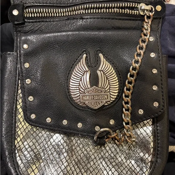 Harley-Davidson Black and Silver hip  Bag - Picture 2 of 3